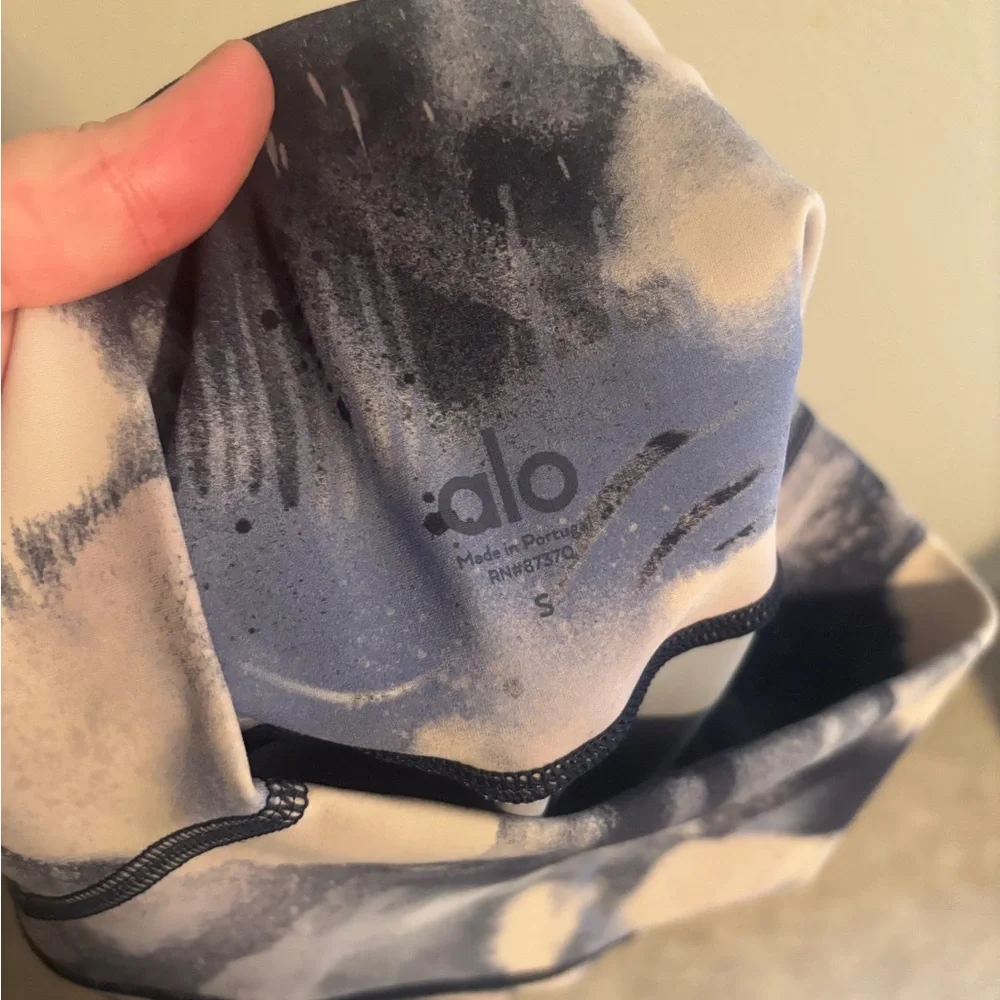 ALO Yoga print leggings size small